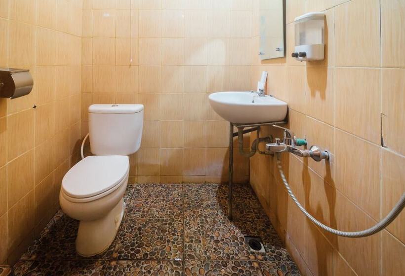 هتل Oyo 1300 Crecia Residence