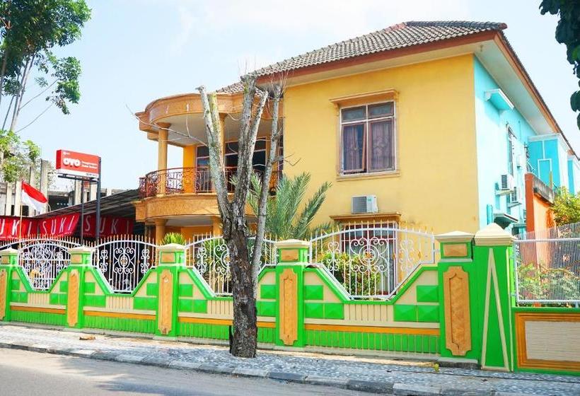 هتل Oyo 923 Penginapan Balai Sultan