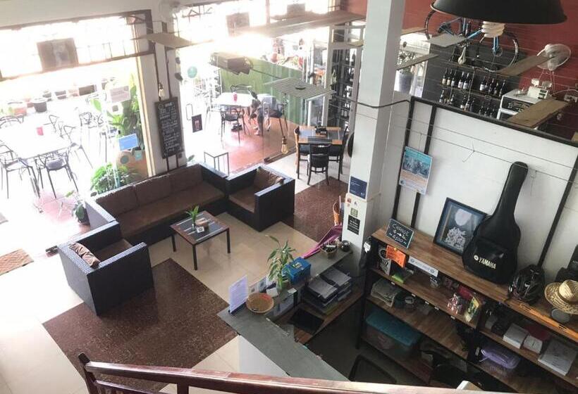 فندق Route 76 Guest House