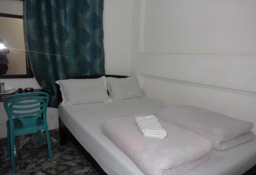 Пансион Red Pine Guest House