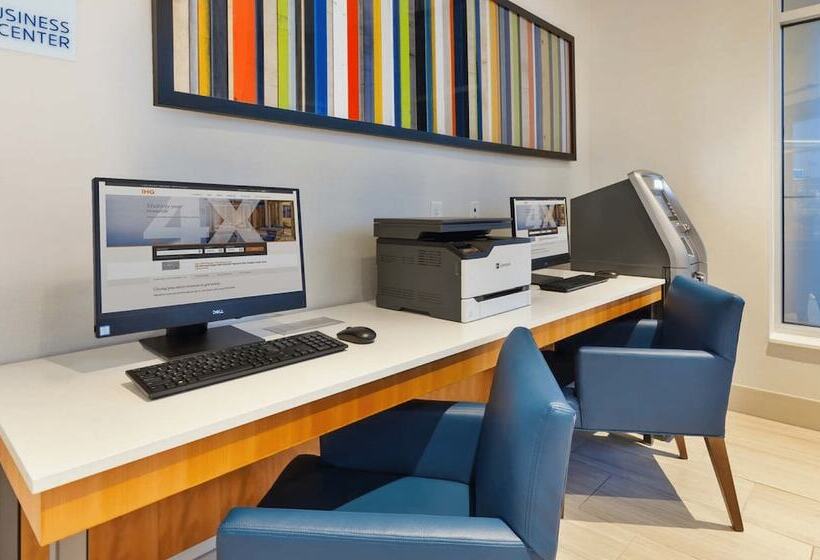 هتل Holiday Inn Express & Suites Jersey City   Holland Tunnel, An Ihg