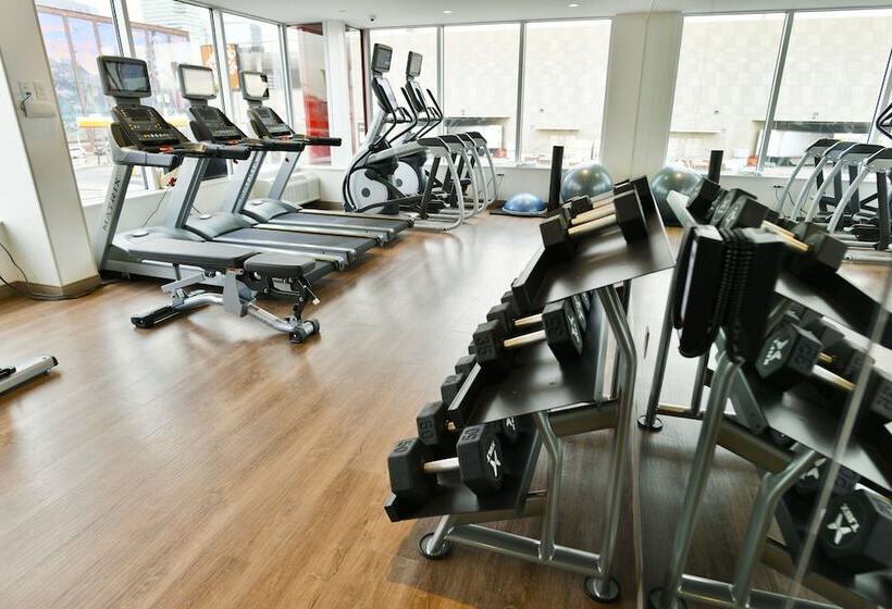 هتل Holiday Inn Express & Suites Jersey City   Holland Tunnel, An Ihg