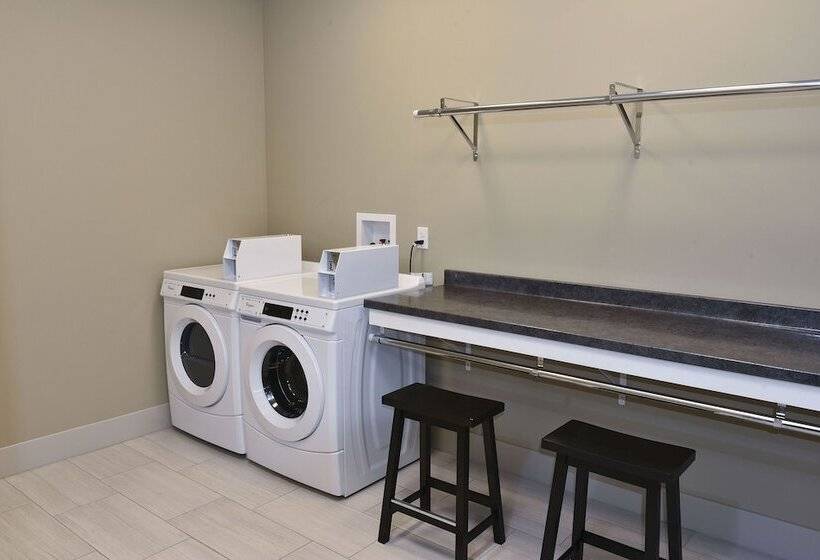 בית מלון כפרי Holiday Inn Express & Suites   Madisonville, An Ihg