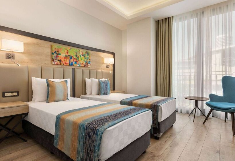 Fotos del hotel Ramada Encore By Wyndham Istanbul Basin Express:  3