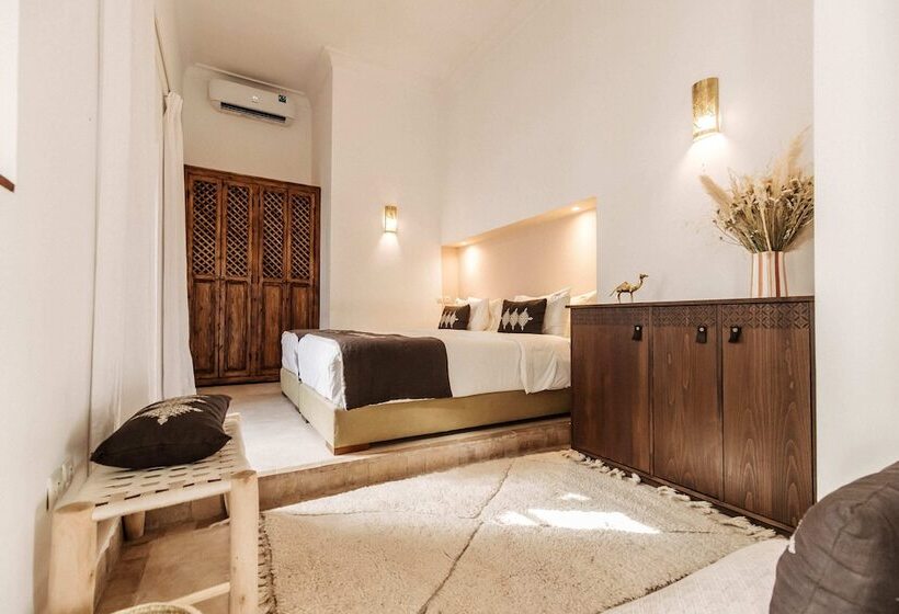 Pensión Riad Nayanour