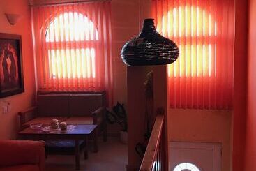 هتل Angela Zoi Rooms