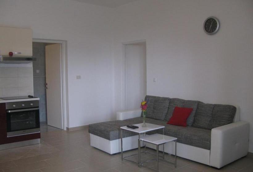 Hotell Apartments Orhideja
