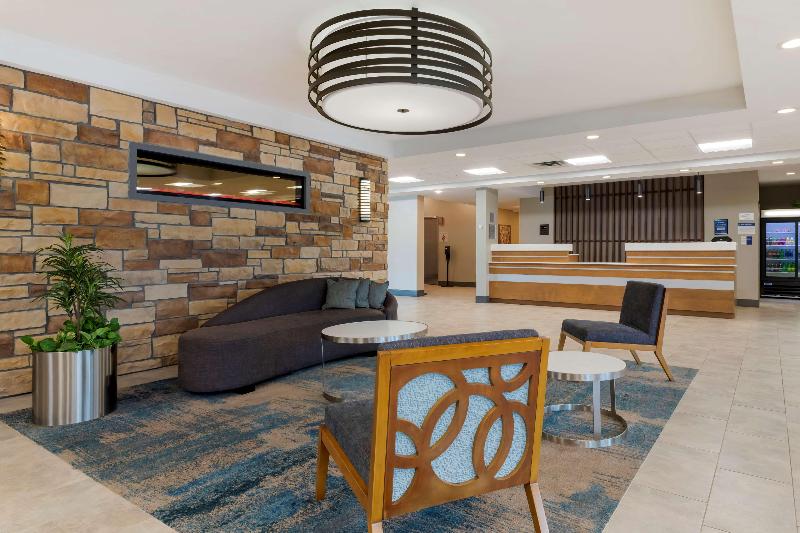 فندق Best Western Plus Isanti