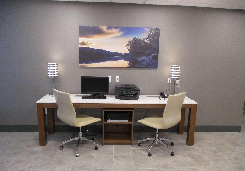فندق Best Western Plus Isanti