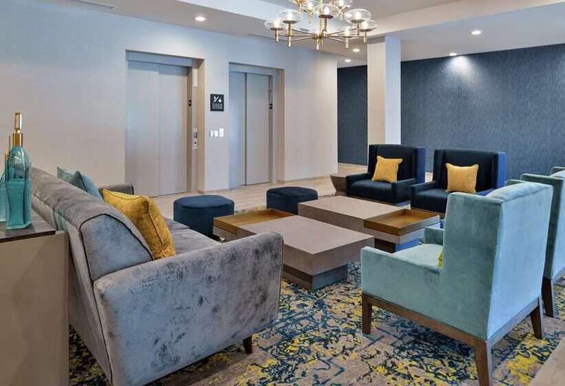 בית מלון כפרי Hampton Inn Cedar Falls Downtown