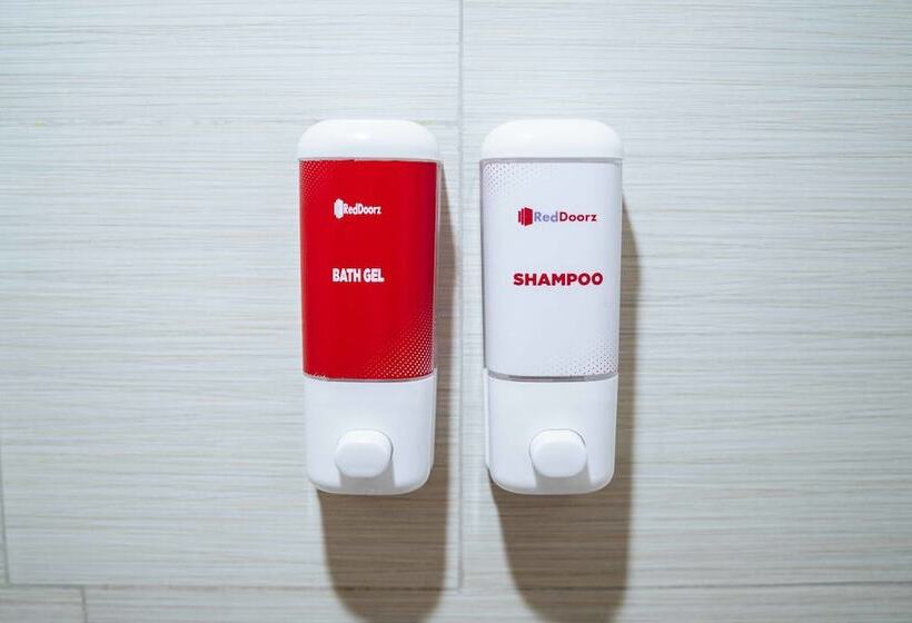 בית מלון כפרי Reddoorz Premium @ Anuva Residences