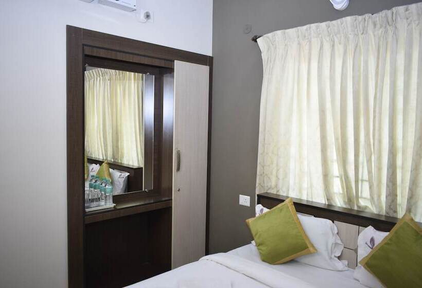 هتل Viswa Residency By Azalea