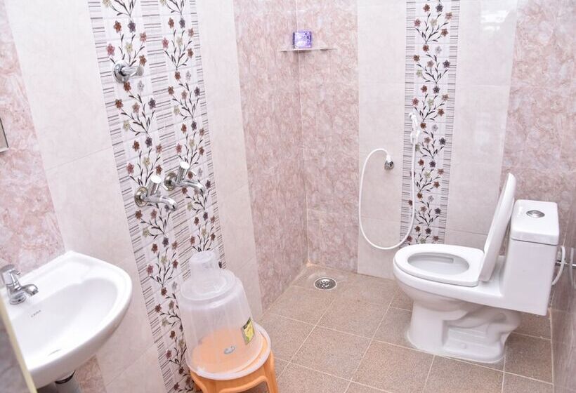 هتل Viswa Residency By Azalea