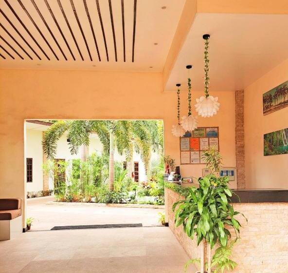 هتل Softstone Resort