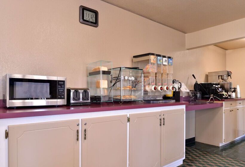 בית מלון כפרי Quality Inn & Suites