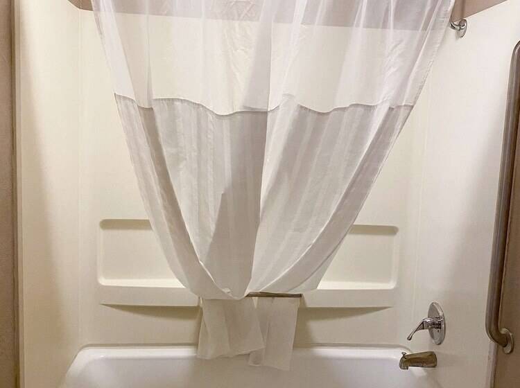 בית מלון כפרי Quality Inn & Suites