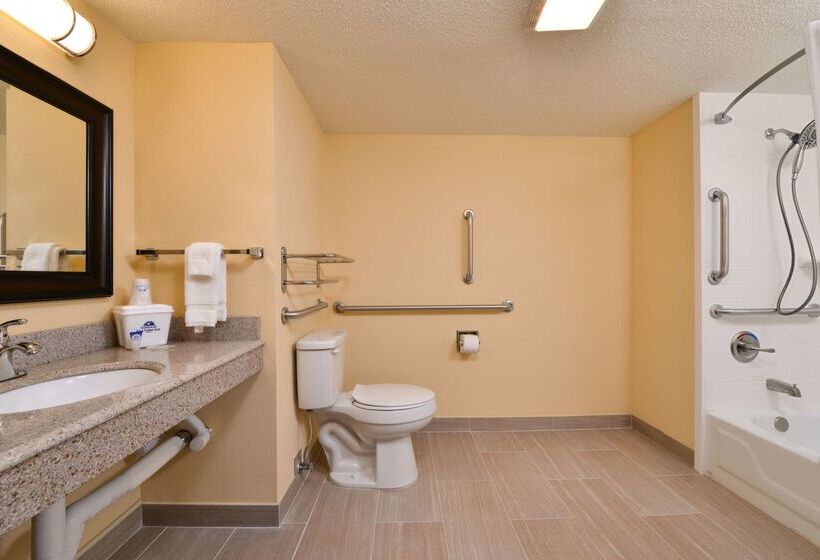 هتل Americas Best Value Inn Tupelo Barnes Crossing