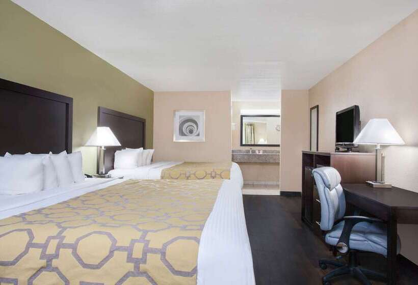 هتل Baymont By Wyndham Lake City