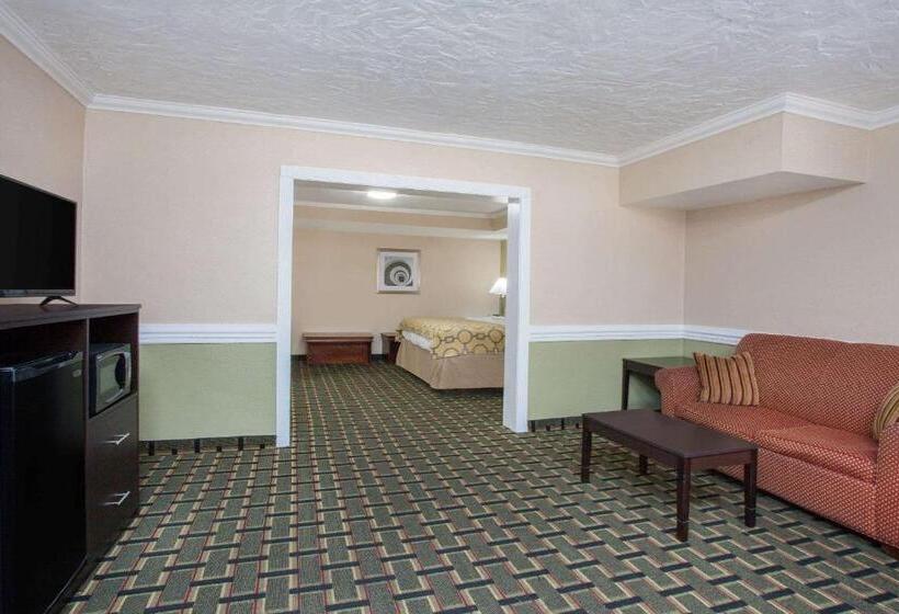 هتل Baymont By Wyndham Lake City