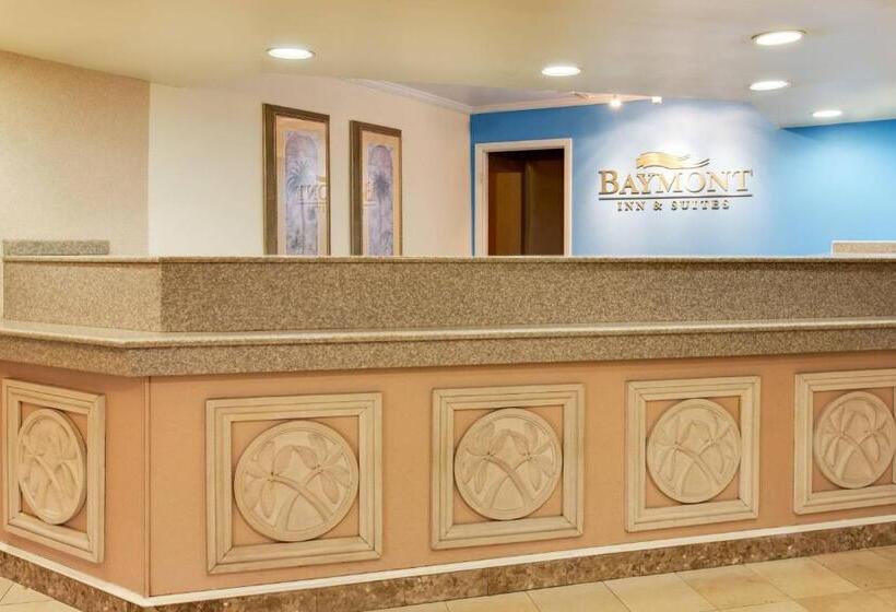 هتل Baymont By Wyndham Lake City