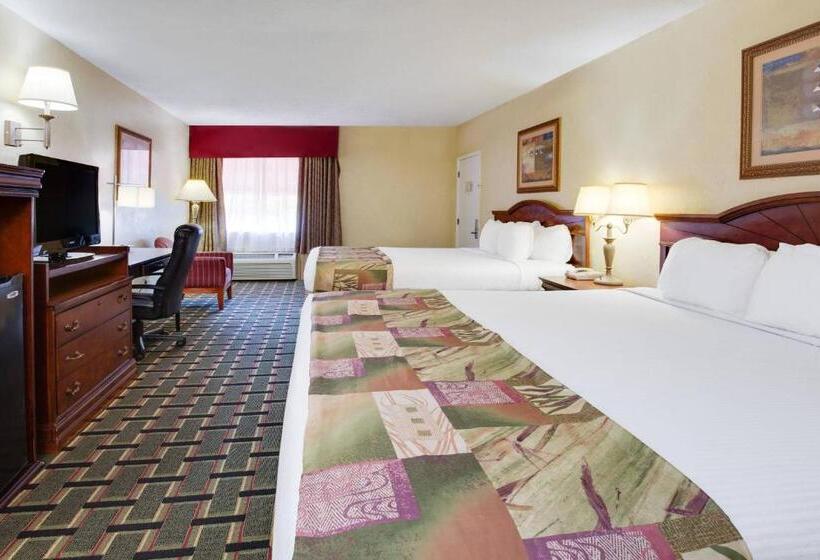 هتل Baymont By Wyndham Lake City