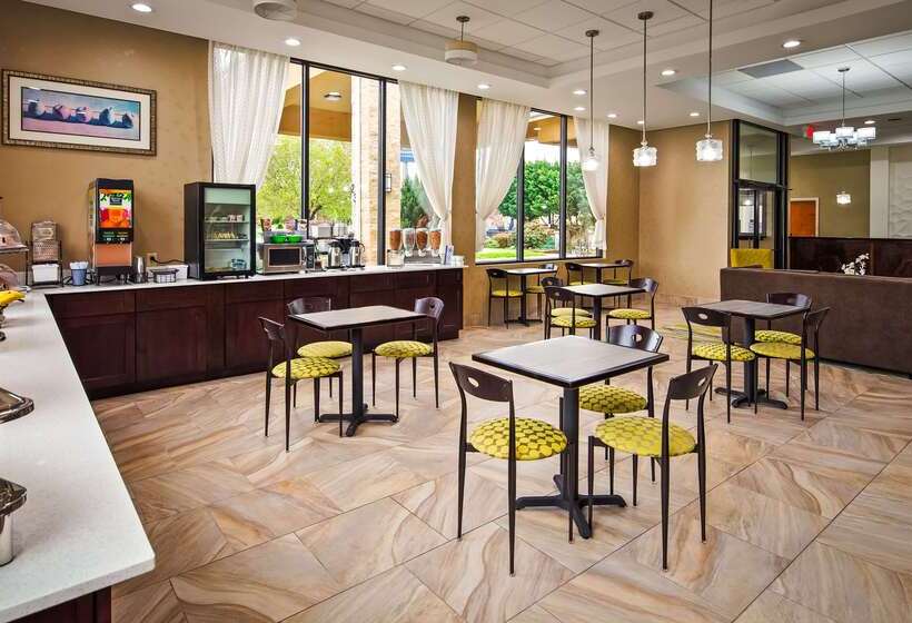 هتل Best Western Inn & Suites Monroe