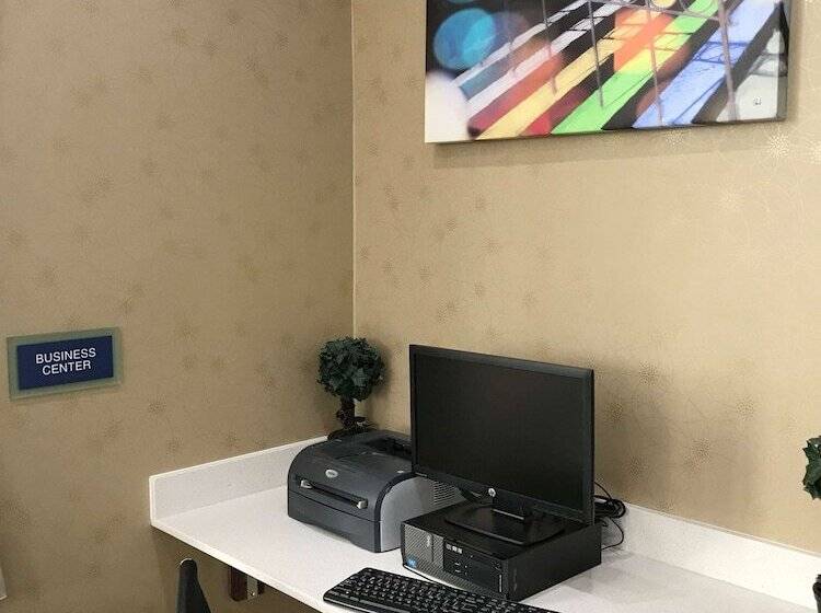 هتل Best Western Inn & Suites Monroe