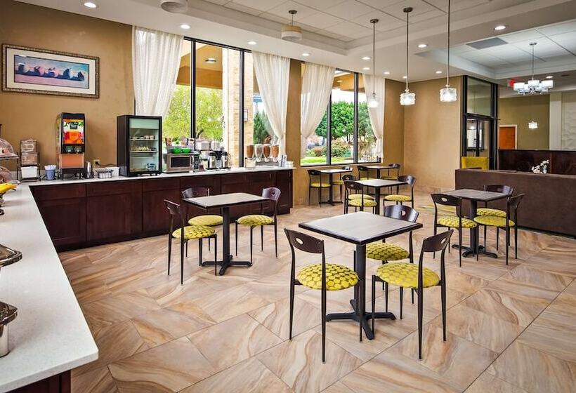 هتل Best Western Inn & Suites Monroe