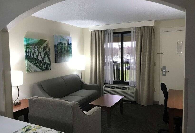 هتل Best Western Inn & Suites Monroe