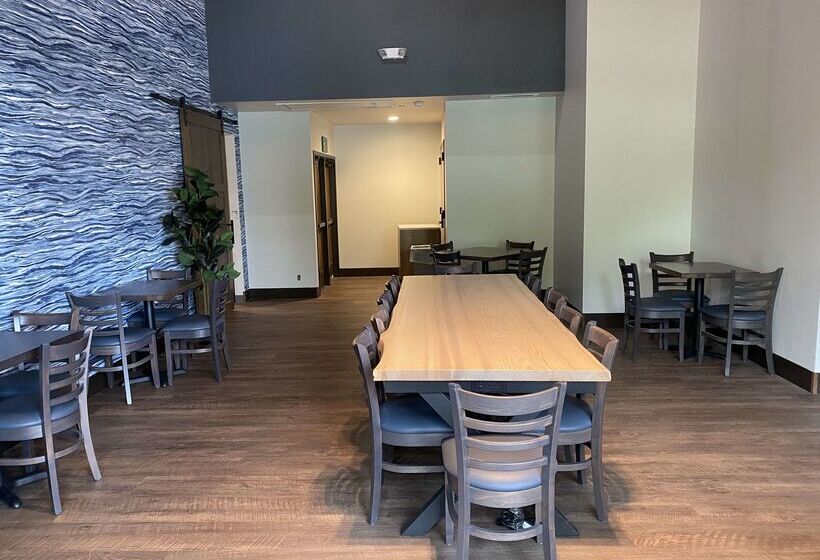בית מלון כפרי Best Western Lake Lucille Inn