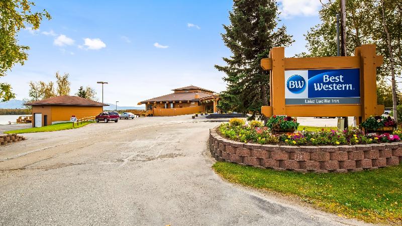 בית מלון כפרי Best Western Lake Lucille Inn