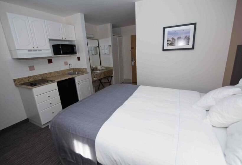 Отель Best Western New Baltimore Inn