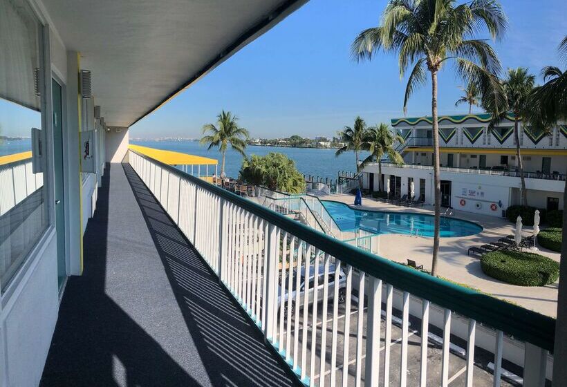هتل Palm Tree Club Miami