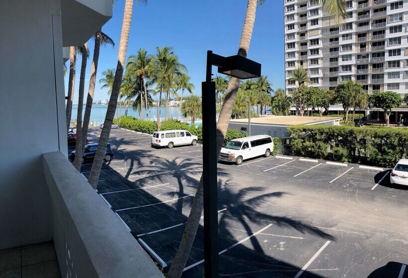 هتل Palm Tree Club Miami
