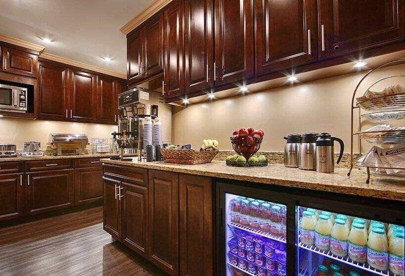 هتل Best Western Plus Hawthorne Terrace
