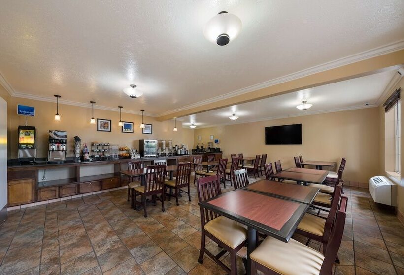 Отель Best Western Salinas Valley Inn & Suites