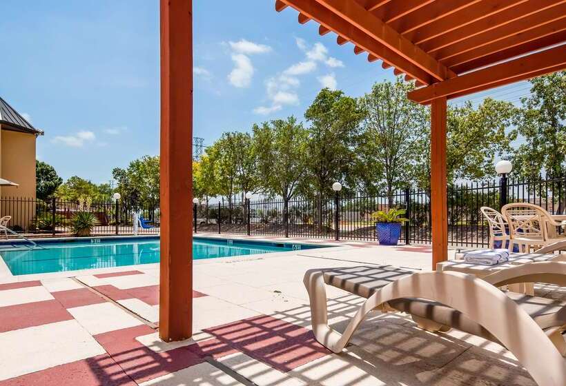 בית מלון כפרי Best Western Webster/nasa