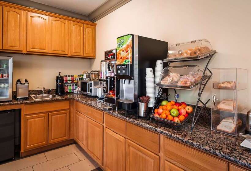 هتل Best Western Willits Inn