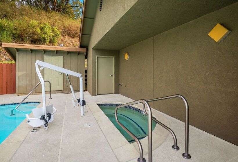 هتل Best Western Willits Inn