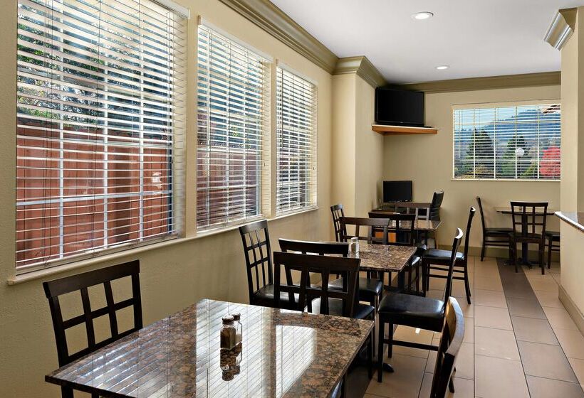 هتل Best Western Willits Inn