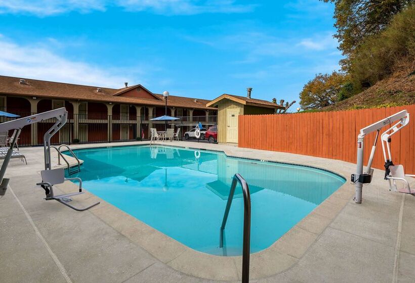 هتل Best Western Willits Inn