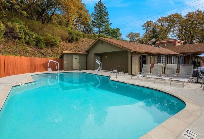 هتل Best Western Willits Inn