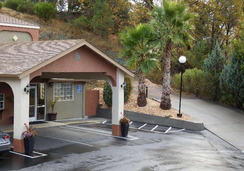 هتل Best Western Willits Inn