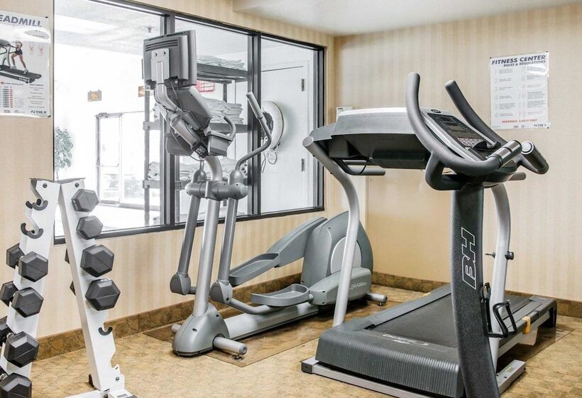 호텔 Comfort Inn & Suites Maumee   Toledo I80 90