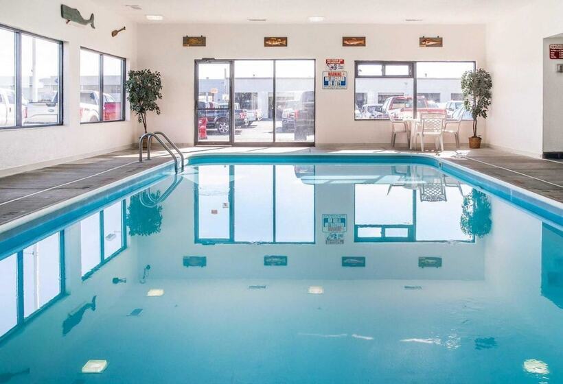 호텔 Comfort Inn & Suites Maumee   Toledo I80 90