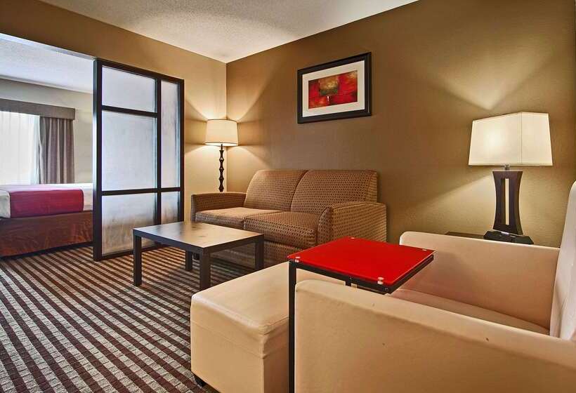 Отель Comfort Inn & Suites Copley Akron
