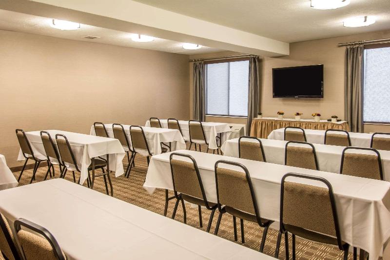 هتل Comfort Inn & Suites