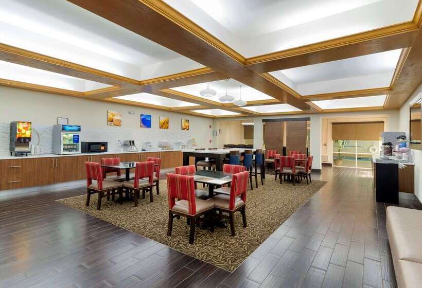 هتل Comfort Suites Milledgeville
