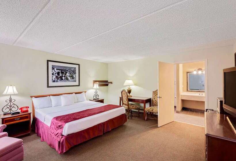 Отель Days Inn By Wyndham Bay City