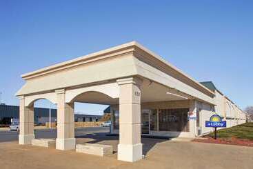 هتل Days Inn By Wyndham Salina South